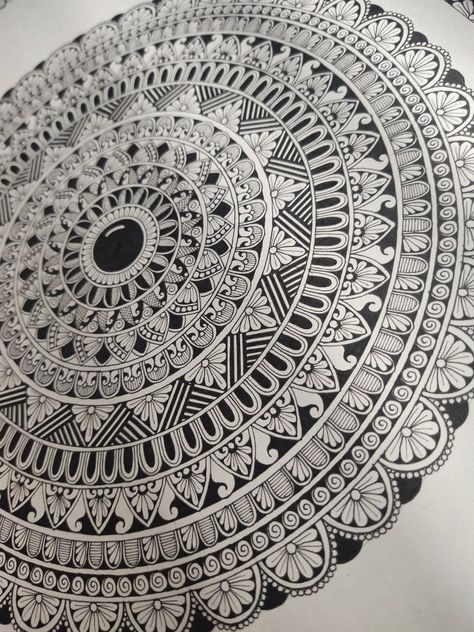 Detailed Mandala Drawing, Intricate Mandala Design, Mandala Borders Design, Hard Mandala Art, Round Mandala Art, Indian Mandala Art, Mandala Art Circle, Round Mandala Design, Circle Mandala Design