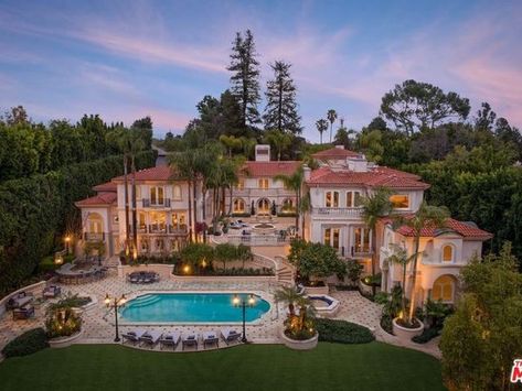 Celebrity Houses Mansions, Luxury Mediterranean Homes, Bel Air Mansion, Mediterranean Homes Exterior, Mediterranean Exterior, Mediterranean Mansion, Contemporary Mediterranean, Mediterranean Luxury, Mansion Exterior