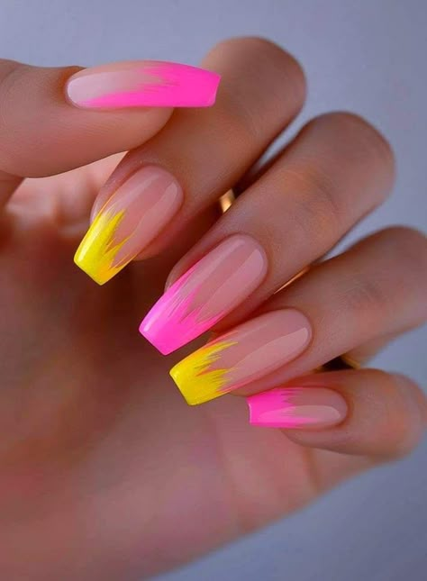 Carnaval Nails Design, Unghie Sfumate, Subtle Nails, Makijaż Smokey Eye, Acrylic Nails Coffin Pink, Bright Nails, Long Square Acrylic Nails, Nail Designs Glitter, Oval Nails