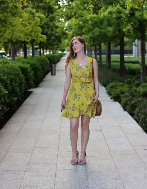 How To Wear Warm Colors For The Fair Skinned Woman | yellow fashion | yellow outfit | how to wear yellow | how to wear warm colors | tips to wear warm colors | summer fashion 2018 | classy summer fashion Fair Skin Summer Outfit, Yellow Outfit, Pale Skin, Fair Skin, Yellow Fashion, Fashion 2018, Warm Colors, Graduation Dress, Lily Pulitzer Dress