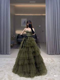 Dress Aesthetic Elegant, Green Princess Dress, Formal Evening Dress, Prom Dress Inspiration, Pretty Prom Dresses, Fairytale Dress, Grad Dresses, Prom Outfits, Gala Dresses