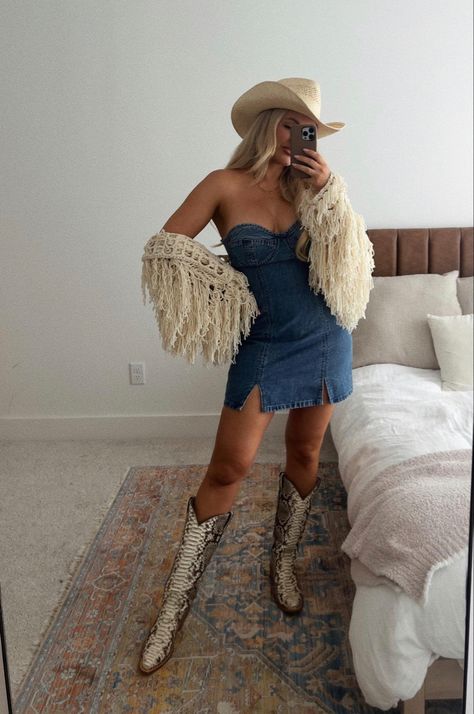 Stampede Outfit, Country Fall Outfits, Trajes Country, Country Concert Outfits, Botas Western, Cowgirl Style Outfits, Concert Outfit Ideas, Fest Outfits, Cute Country Outfits