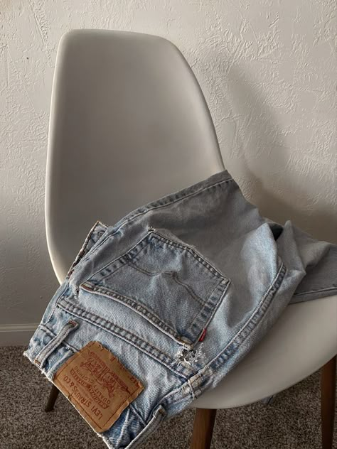 Fashion Filler Photos, Jeans Picture Ideas, Instagram Filler Photo Ideas, Light Denim Aesthetic, Minimalist Pictures Instagram, Content Aesthetic Ideas, Jeans Aesthetic Photography, Levi's Aesthetic, Denim Astethic