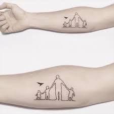 Dad And Kids Tattoo, Dad Tattoos For Kids, Kid Tattoos For Dad, Family Line Tattoo, Tattoos For Dads With Kids, Kids Tattoo For Dad, Children Tattoos For Men, Tattoo Family Ideas, Tattoos For Fathers