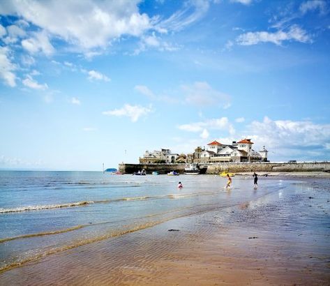 Weston-Super-Mare Beach - 2019 All You Need to Know Before You Go (with Photos) - Weston-super-Mare, England | TripAdvisor Beach Safe, Bath Pictures, Love Is Cartoon, Uk Beaches, Weston Super Mare, Dog Friendly Beach, Somerset England, Clean Beach, Sand Sculptures