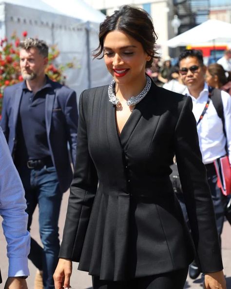 Co Ords Set, Cannes Film Festival 2022, Cannes 2022, Co Ords Outfits, Sets Outfit, Celebrity Casual Outfits, Blazer Outfits For Women, Stay Tune, Festival 2022