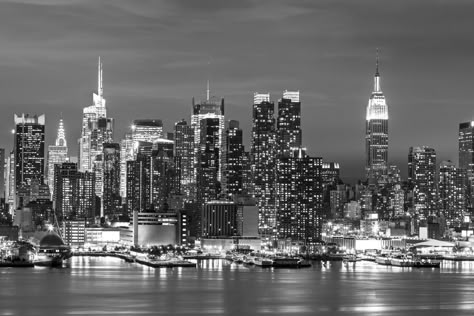 City By Night, New York Landscape, Feature Wall Bedroom, New York Wallpaper, New York Night, Black And White City, York Wallpaper, Computer Wallpapers, Sunset City