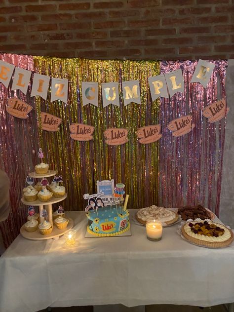 Rory Birthday Party, Rory Gilmore Sweet 16, Small 16th Birthday Party Ideas, Gilmore Girl Party Ideas, Gilmore Girls Bday Party, Gilmore Girls Birthday Cake, Gilmore Girls Theme Party, Gilmore Girls Themed Birthday Party, Gilmore Girls Bachelorette Party