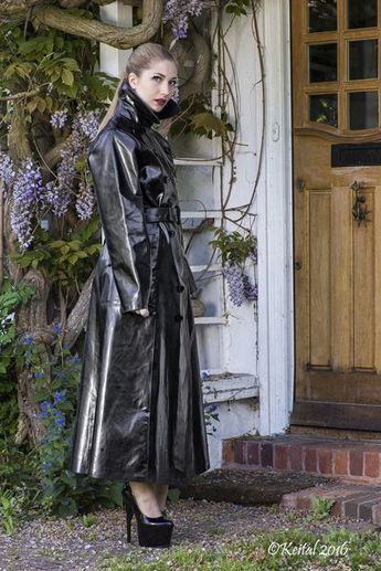 Hussar Mackintosh Raincoat, Mantel Cape, Black Mac, Raincoat Fashion, Rainwear Girl, Black Raincoat, Rubber Raincoats, Rainwear Fashion, Vinyl Raincoat