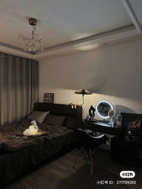 Bedroom And Working Space, Dark Small Room Ideas, Masculine Room Ideas, Industrial Room Bedroom, Room Ideas Futuristic, Dark Room Ideas Bedrooms, Black Interior Bedroom, Aesthetic Black Room, Black Themed Room