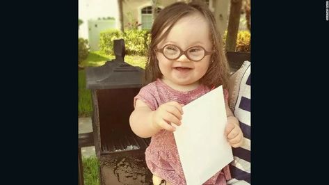 A Florida mom writes a letter to a doctor who told her how tough life would be tending to a child with this condition. Retro Wedding Hair, Sweet Pictures, Special Kids, We Are The World, Pregnant Mom, A Letter, Baby Fever, Little People, Cosmopolitan