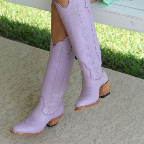 We have several boot styles and sizes IN STOCK and ready to ship! Our lavender vines, pink buttercups, bone tulips and powder bluebonnets could be on your doorstep this week! ✨🩵 #heirloomfield #boots #coastalcowgirl #cowgirlboots Purple Cowgirl Boots, Cute Cowgirl Boots Cavender's, Women Cowboy Boots Cavender's, Fitted Western Purple Boots, Western Boots Cavender's, Blue Bonnets, Cowgirl Boots, Bespoke, Fashion Boots