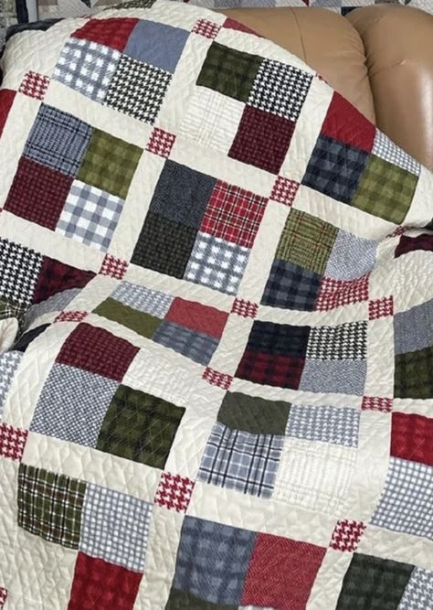 Flannel Shirt Quilt Ideas, Quilts For Men, Quilts For Men Patterns, Guy Quilts, Flannel Quilt Patterns, Masculine Quilts, Plaid Quilts, Plaid Diy, Quilt Blocks Easy