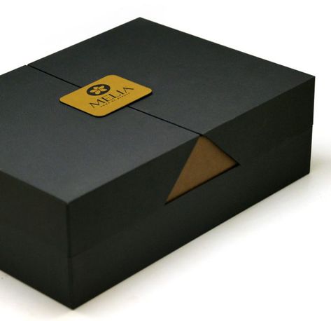 Luxury Rigid Boxes Archives - Bell Printers Rigid Box Packaging, Ide Hampers, Luxury Box Design, Luxury Box Packaging, Luxury Packaging Design, Paper Craft Diy Projects, Cosmetic Box, Eyelash Packaging, Box Packaging Design