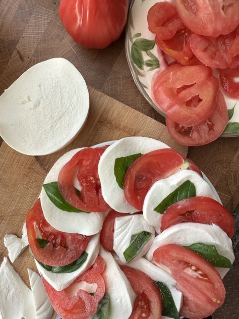 Buffalo Mozzarella and Tomato Salad - Live Learn Lovewell Mozzarella And Tomato, Mozzarella Salad, Buffalo Mozzarella, Balsamic Reduction, Trip To Italy, Best Things In Life, Cheese Salad, Live And Learn, Sliced Tomato