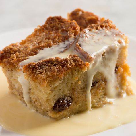 Creole Bread Pudding Recipe : New Orleans Recipes : Mr. B's Bistro Golden Corral Bread Pudding Recipe, Golden Corral Bread Pudding, Vanilla Custard Sauce Recipe, Vanilla Custard Sauce, Pudding Sauce, Bread Pudding Sauce, Whiskey Sauce, Puding Roti, Custard Sauce