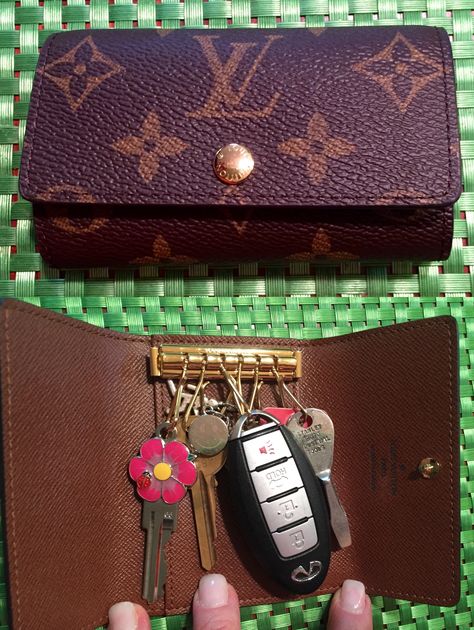 Louis Vuitton 6-Ring Key Case in Monogram. Love this - and can't believe it holds all of my keys, including my bulky car key...and still closes and looks great. Fun item! Cute Keychains For Car Keys, Keychains For Car Keys, Lv Key Holder, Keychain Aesthetic, Cute Keychains, Key Keychain, Key Pouch, Hobo Style, Key Case