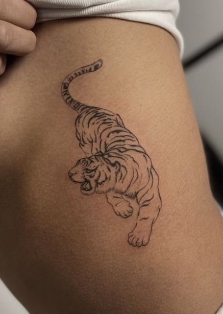 Tiger Tattoo On Ribs, Tiger Tattoo On Hip, 2 Tiger Tattoo, Tiger Tattoo Forearm, Lower Stomach Tattoos For Women, Traditional Tiger Tattoo, Lower Stomach Tattoos, Rib Tattoos For Women, Body Ideas