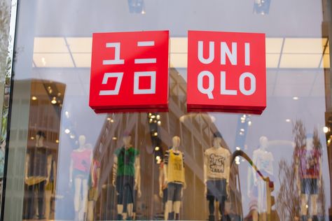 UNIQLO's logo is both simple yet eye catching. I enjoy browsing through the store and looking at all of the items they have. Uniqlo Aesthetic, Uniqlo Clothes, Uniqlo Logo, Clothes Donation, Uniqlo Outfit, Japanese Clothing Brands, Clothing Retail, Japanese Outfits, Uniqlo