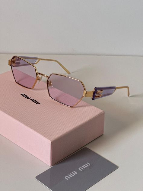 Goggles Aesthetic, Aesthetic Sunglasses, Pretty Sunglasses, Classy Glasses, Fancy Glasses, Vogue Sunglasses, Trendy Glasses, نظارات شمسية, Fashion Eye Glasses