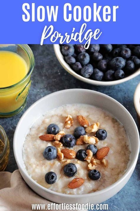 A warming 2-ingredient slow cooker porridge, just perfect for cold winter mornings! Thick, creamy and utterly delicious! Slow Cooker Porridge, How To Make Porridge, Slow Cooker Oatmeal, Vegan Slow Cooker Recipes, Vegetarian Slow Cooker Recipes, Slow Cooker Chili Recipe, Vegan Slow Cooker, Slow Cooker Recipes Beef, Slow Cooker Vegetarian