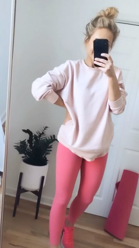 Coral Lululemon Leggings Outfit, Pink Lulu Leggings Outfit, Colourful Leggings Outfit, Pink Lululemon Leggings Outfit, Pink Leggings Outfit Athletic Wear, Lululemon Leggings Outfit Casual, Outfits With Pink Leggings, Pink Leggings Outfit Casual, Coloured Leggings Outfit