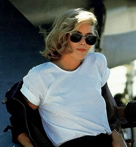 Kelly Mcgillis, Spirit Week Outfits, Only Song, T Shirt Outfit, 20th Century Fashion, The Journal, Hollywood Celebrities, Film Serie, Mr Porter