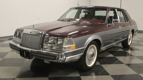 1984 Lincoln Continental Valentino | Hemmings Motor News 80s Cars, Lincoln Motor Company, Lincoln Motor, Gta Sa, Lincoln Cars, Digital Gauge, Old School Cars, Lincoln Continental, Steering Column