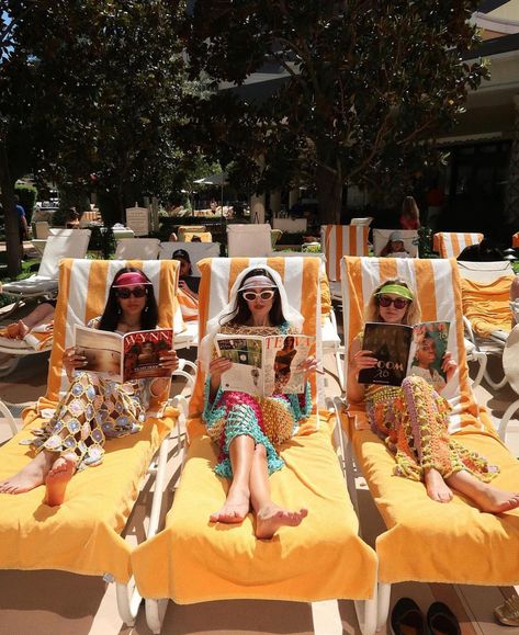 Fridays by the pool ☀️ Who else is ready for the weekend at Wynn Las Vegas? #Wynn #WynnLasVegas #OnlyatWynn #Vacation | Instagram Aria Vegas, Aesthetic Las Vegas, Vegas Pics, The Wynn Las Vegas, Las Vegas Aesthetic, American Roadtrip, Vegas Aesthetic, Las Vegas Pool, Vacation Instagram