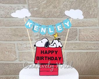 Snoopy Cake Topper, Snoopy Birthday Decorations, Avengers Birthday Party Food, Snoopy Birthday Cake, Peanuts Birthday Party, Snoopy Birthday Party, Birthday Snoopy, Snoopy Cake, Peanuts Party