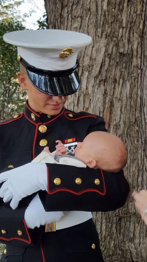 My family 💗 Marine Corps Wedding, Usmc Girlfriend, Marine Girlfriend, Marine Family, Marines Girlfriend, Baby Boy Pictures, Emotional Scene, Couple Goals Teenagers, Girl Thinking