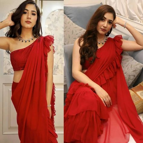 Indian Ruffle saree ideas ❤️ Red Ruffle Saree, Ruffle Saree Designs, Saree Ideas, Saree Blouse Styles, Red Kurta, Indian Outfits Lehenga, Draping Fashion, Ruffle Saree, Half Saree Designs