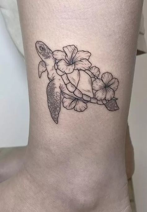 Sea Turtle Tattoo With Hibiscus, Turtle With Hibiscus Flower Tattoo, Hawaiian Flower Turtle Tattoo, Small Tropical Flower Tattoos For Women, Hibiscus With Waves Tattoo, Cute Hawaii Tattoos, Tropical Turtle Tattoo, Hawaiian Honu Tattoo, Hibiscus Tattoo For Men