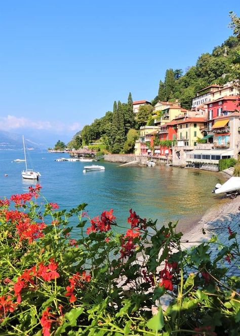 Travel world Street Italy, Varenna Lake Como, Lombardy Italy, Garden Modern, Fun Places To Go, Italy Aesthetic, Southern Europe, Italian Culture, Beautiful Mountains