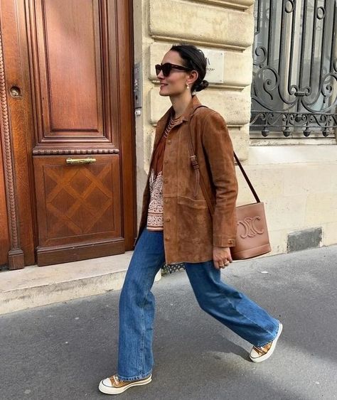 Sezane Suede Jacket, Suede Jacket Street Style, Suede Jacket Outfit 2024, Sezane Will Jacket Outfit, Fall24 Fashion, Suede Vest Outfit, Sezane Will Jacket, Sezane Fall, Sezane Outfit