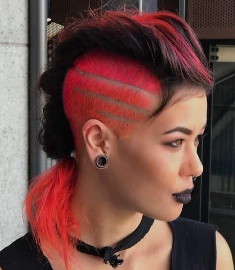 Colorful Mohawk Woman, Short Deathhawk, Appearance Aesthetic, Weird Haircuts, Alternative Hairstyles, Undercut Hairstyle, Shaved Side Hairstyles, Half Shaved Hair, Mohawk Hairstyles