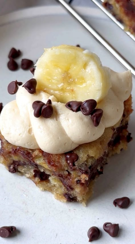 Banana Chocolate Chip Squares — Sweet Monkey Banana Squares, Chocolate Chip Squares, Lemon Meringue Cookies, Sweet Monkey, Banana Pudding Cupcakes, Pudding Cupcakes, Cannoli Filling, Monkey Banana, Biscoff Cookie Butter