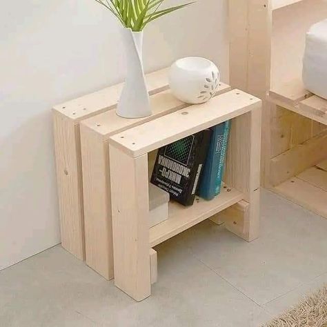 Funky Painted Furniture Diy, Painted Furniture Diy, Diy Sofa Table, Diy Patio Furniture Cheap, Wooden Pallet Projects, Free Woodworking Plans, Diy Furniture Easy, Tables Diy, Diy Cardboard Furniture