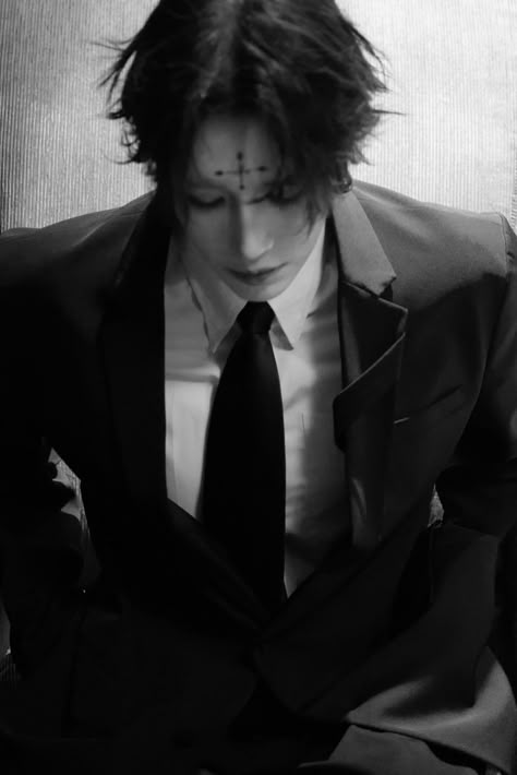 Chrollo Cosplay, Tokyo Tourism, Hunter X Hunter Chrollo, Hakken Ryou, Chrollo Lucifer, Anime Egyptian, Chrollo Lucilfer, Cosplay Boy, Gentleman Aesthetic