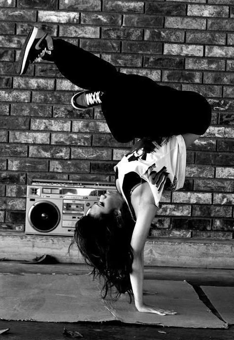 Tari Hip Hop, Dance Hip Hop, Hip Hop Dancer, Art Of Dance, Types Of Dancing, Swing Dancing, Dance Like No One Is Watching, Dance Movement, Dance With Me