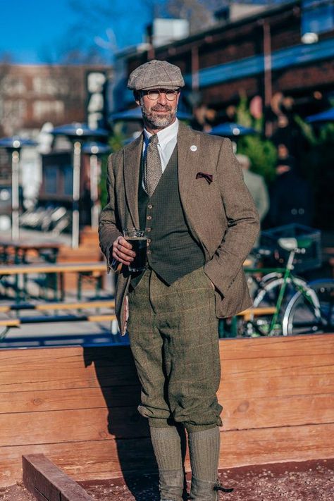 Clothes For Men Over 50, 1940s Mens Fashion, Tweed Ride, Old Man Fashion, Tweed Run, 1920 Fashion, Mens Attire, Vintage Mens Fashion, Riding Outfit