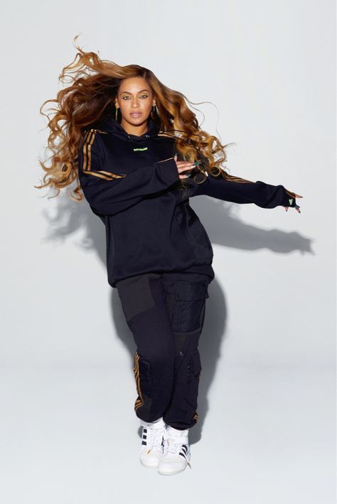 Beyoncé for Adidas x IVYPARK DRIP 2.2 on We Heart It Adidas X Ivy Park, Queen Bee Beyonce, Beyonce Outfits, Gold Adidas, Beyonce Style, Girls Dress Outfits, Mrs Carter, November 19th, Beyonce Queen