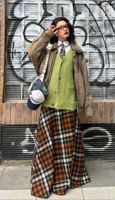 Bookcore Style, Winter Funky Outfits, Winter Outfits Maximalist, Art Curator Aesthetic Outfits, Old People Clothes, Colorful Academia Outfit, Maximalist Winter Outfits, Crazy Outfit Ideas, Artistic Outfits Aesthetic