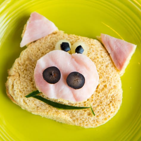 Fun Sandwiches For Kids, Ideas Desayuno, Kid Sandwiches, Picnic Sandwiches, Cold Sandwiches, Decorações Com Comidas, Food Art For Kids, Dinner Sandwiches, Food Gallery