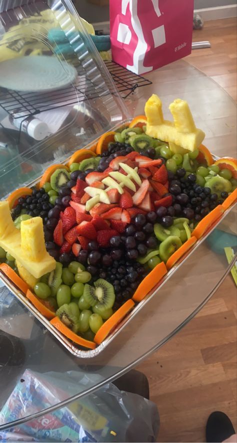 Football Theme Veggie Tray, Super Bowl Fruit And Veggie Tray, Super Bowl Party Fruit Tray, Football Theme Fruit Tray, Fruit Platter Football, Fruit Football Tray, Football Fruit Pizza, Super Bowl Fruit Ideas Fun, Football Fruit Platter