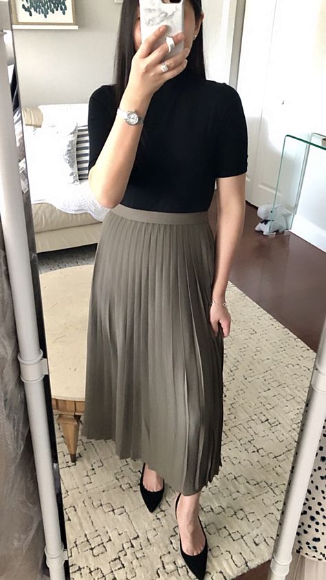 Uniqlo Chiffon Pleated Long Skirt in olive, size S Long Skirt For Work, Long Skirt And Polo Shirt Outfit, Pleated Skirts Long, Uniqlo Pleated Skirt, Olive Pleated Skirt Outfit, Long Pleated Skirt Outfit Formal, Pleated Long Skirt Outfit Classy, Formal Long Skirt Outfit, Long Skirt Formal Outfit