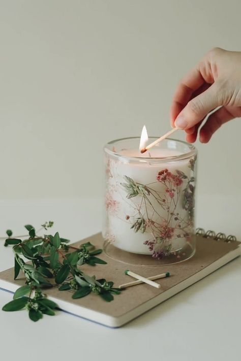 Diy Soy Candle, Non Toxic Candles, Winter Solstice Rituals, Candle Photography Ideas, Botanical Candles, Heated Neck Wrap, Candle Photography, Botanical Candle, Orange Clove