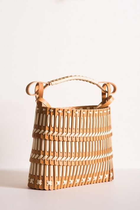 Bamboo Baskets, Canvas Bag Diy, Greenpoint Brooklyn, Leather Basket, Italian Leather Bags, Samurai Armor, Kelly Bag, Leather Handbags Women, Leather Weaving