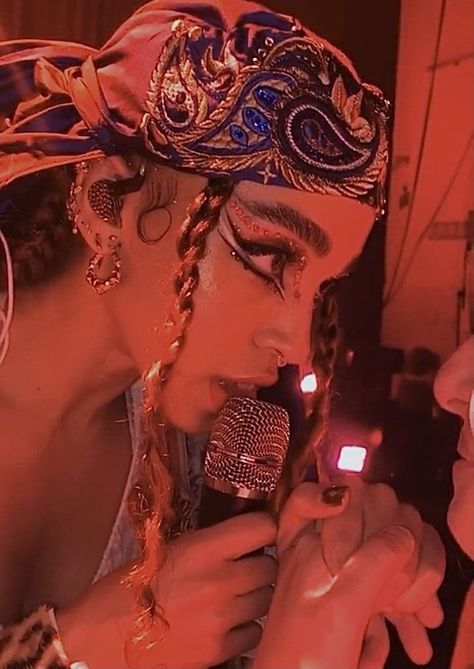 ً on Twitter: "fka twigs… " Look Gatsby, Fka Twigs, I'm With The Band, Maquillage Halloween, Editorial Makeup, Pretty Makeup, Artistry Makeup, Aesthetic Makeup, Looks Vintage