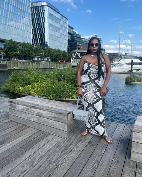 You Know its Summer When The Maxi Dress Comes Out😜😎☀️ ….. #summertimevibes • Dress: @boohoo Sandals: @zara Bag: @kurtgeiger Sunglasses: @fendi • • • • • • #maxidresses #whatiwore #shopmycloset #brunchoutfit #saturdaystyle #sundressseason #youngmoney #fashioncontentcreator #blackgirlwithstyle Sundress Season, Young Money, Zara Bags, H Style, Brunch Outfit, Coming Out, What I Wore, Summer Time, Zara